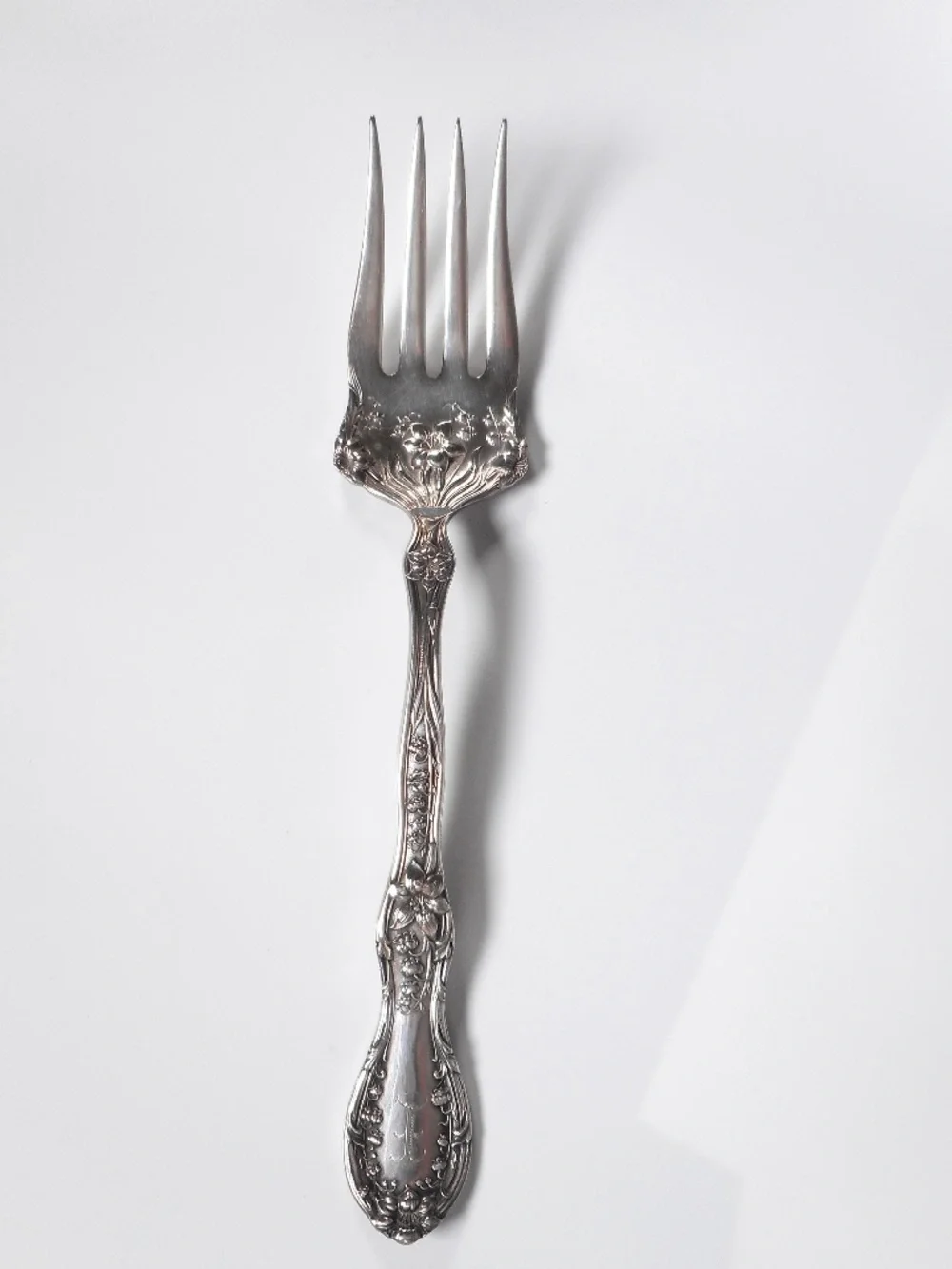 VTG Wm Rogers & Bro 1909 AI Silverplate Floral Lily Monogram Serving Fork 8.5